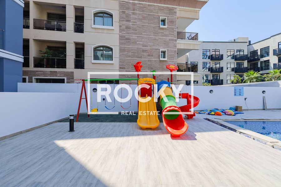 15 JVC - AAA Residence (4 of 14). jpg