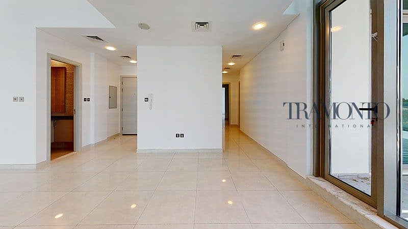5 The-Polo-Residence-B4-404-Lobby(1). jpg