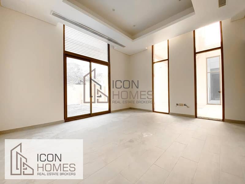 2 Elegant 5br | Huge Plot | Well Maintained