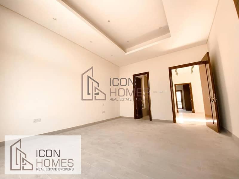 3 Elegant 5br | Huge Plot | Well Maintained