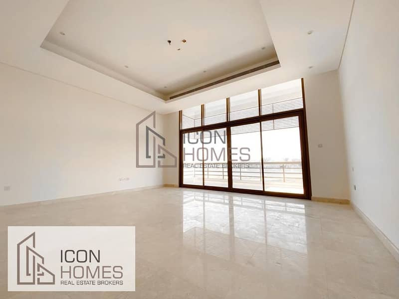 15 Elegant 5br | Huge Plot | Well Maintained