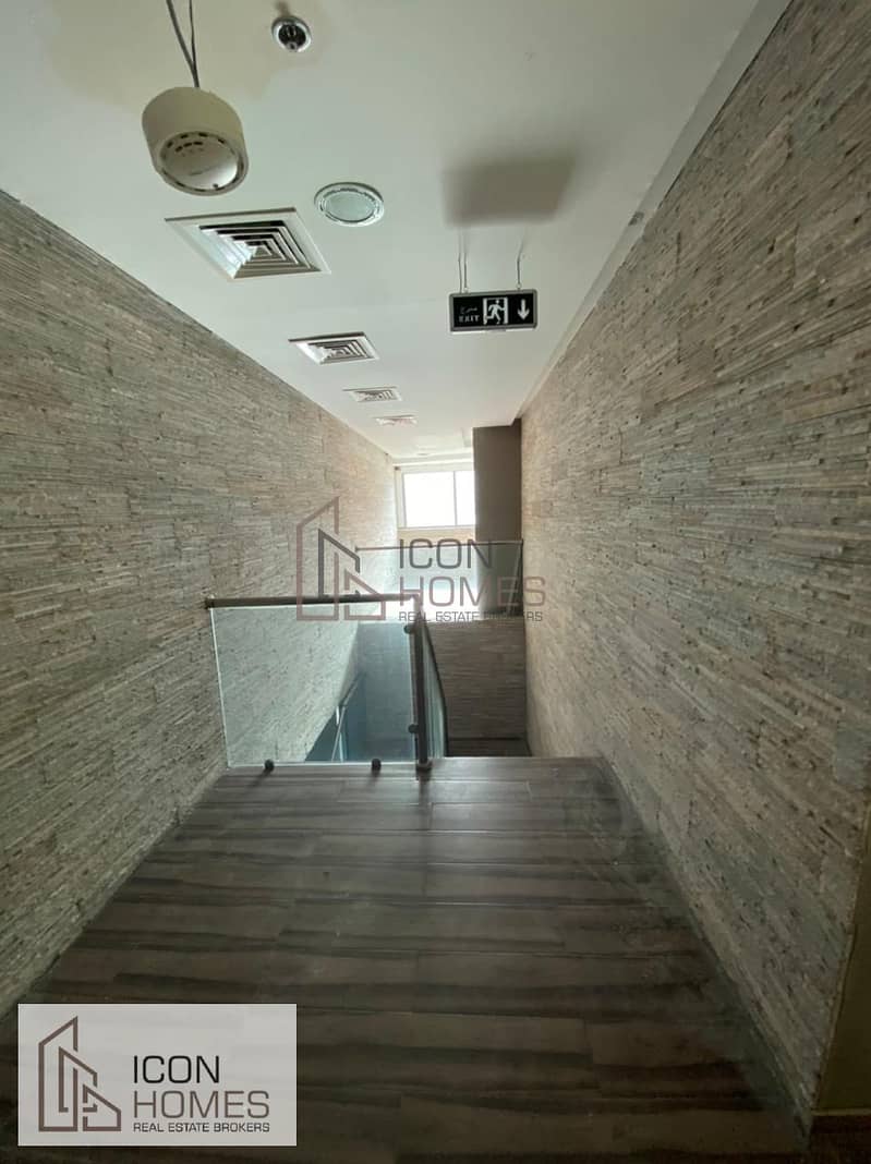 17 FANTASTIC FULL MARINA VIEW Retail Shop with OUTDOOR SEATING UPSTAIRS for sale - 6.5m!
