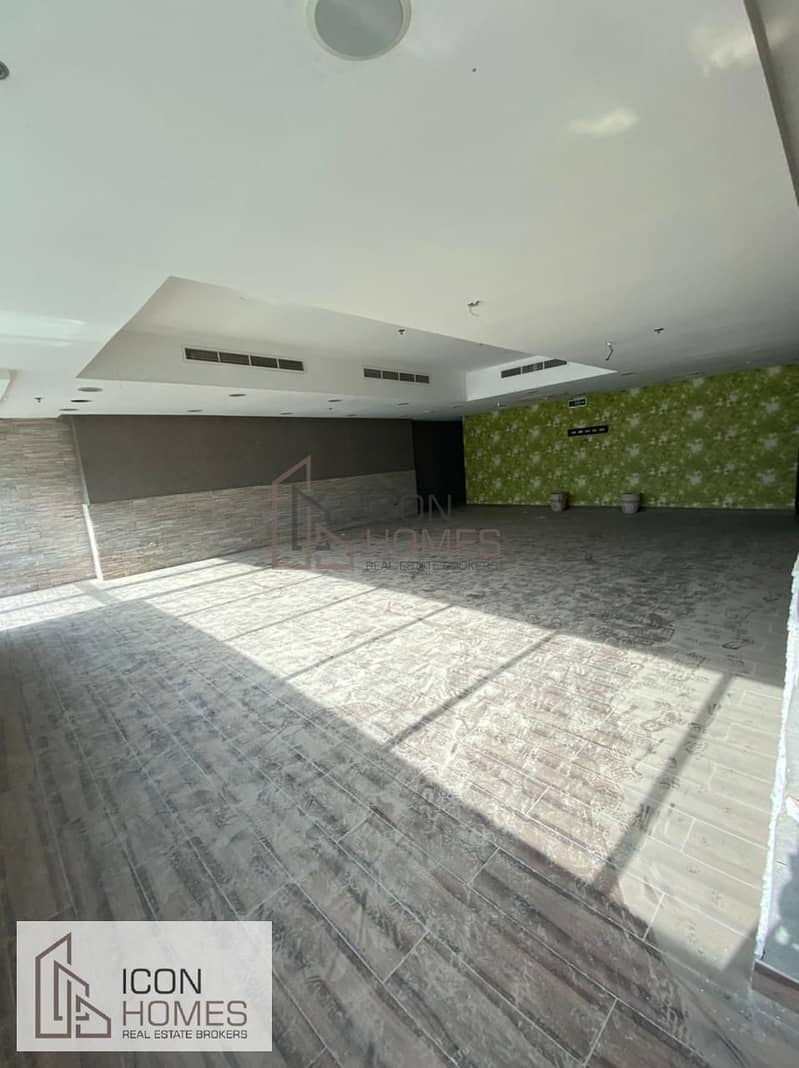 20 FANTASTIC FULL MARINA VIEW Retail Shop with OUTDOOR SEATING UPSTAIRS for sale - 6.5m!