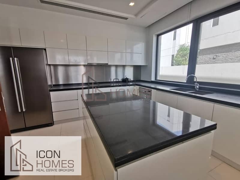 4 Luxurious Fully Furnished 6 Bedroom Villa  | Paramount Style