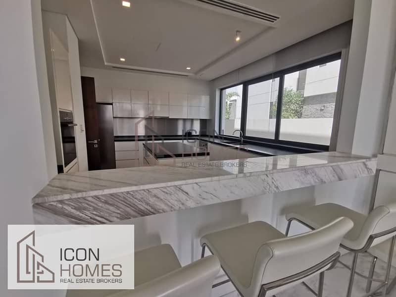 23 Luxurious Fully Furnished 6 Bedroom Villa  | Paramount Style