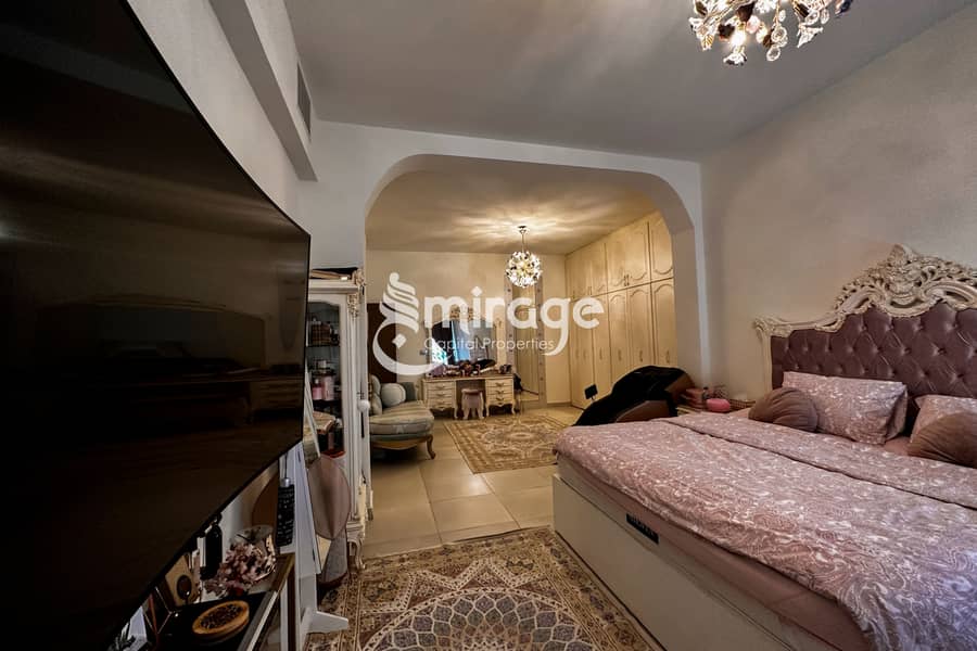 8 5BR Villa West Yas_page-0015. jpg
