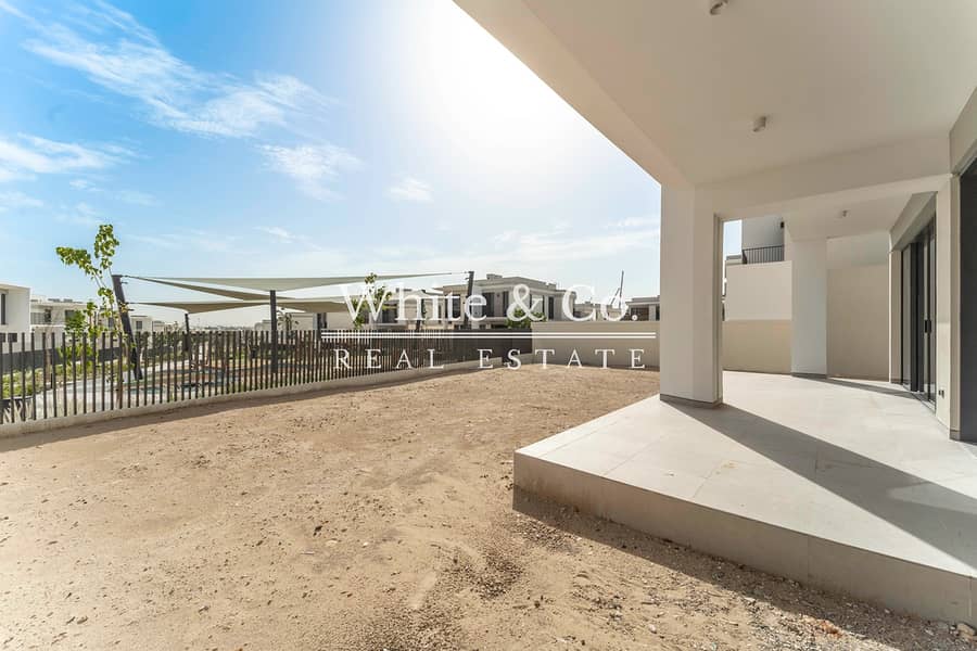 Upgraded | Vacant November | Park Backing - Image 11