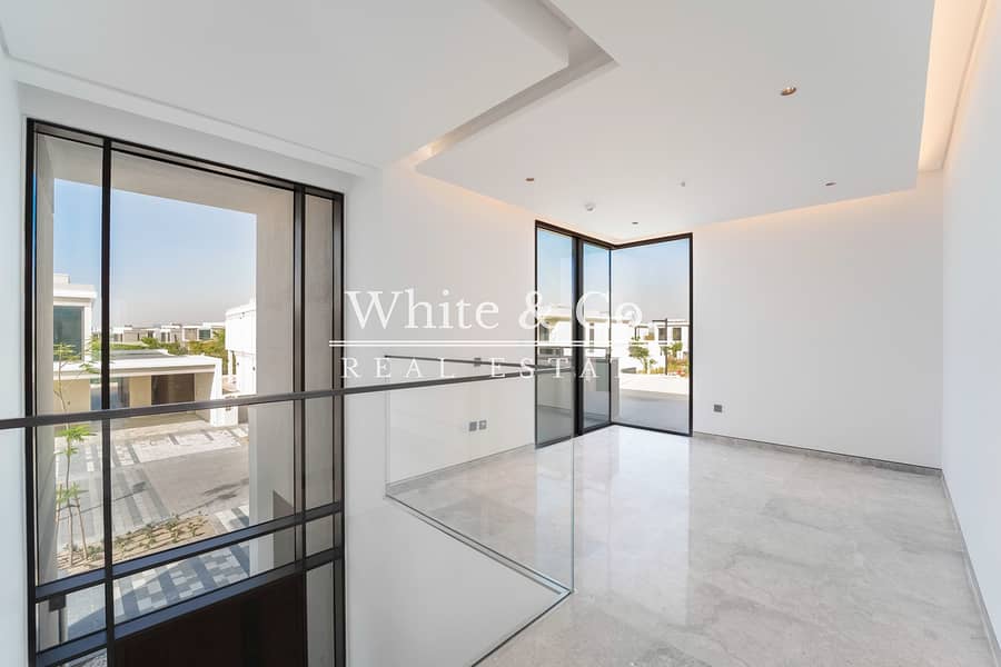 Upgraded | Vacant November | Park Backing - Image 12