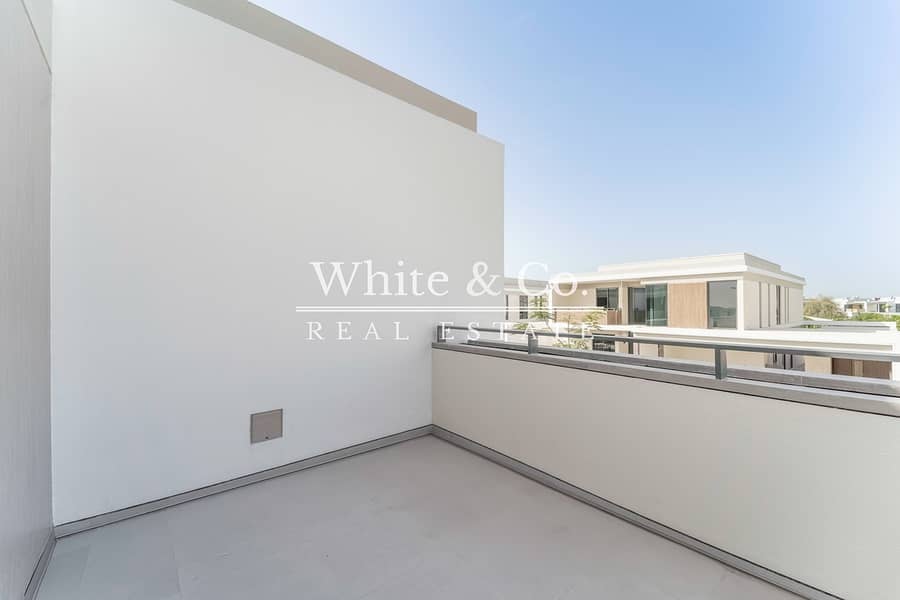 Upgraded | Vacant November | Park Backing - Image 15