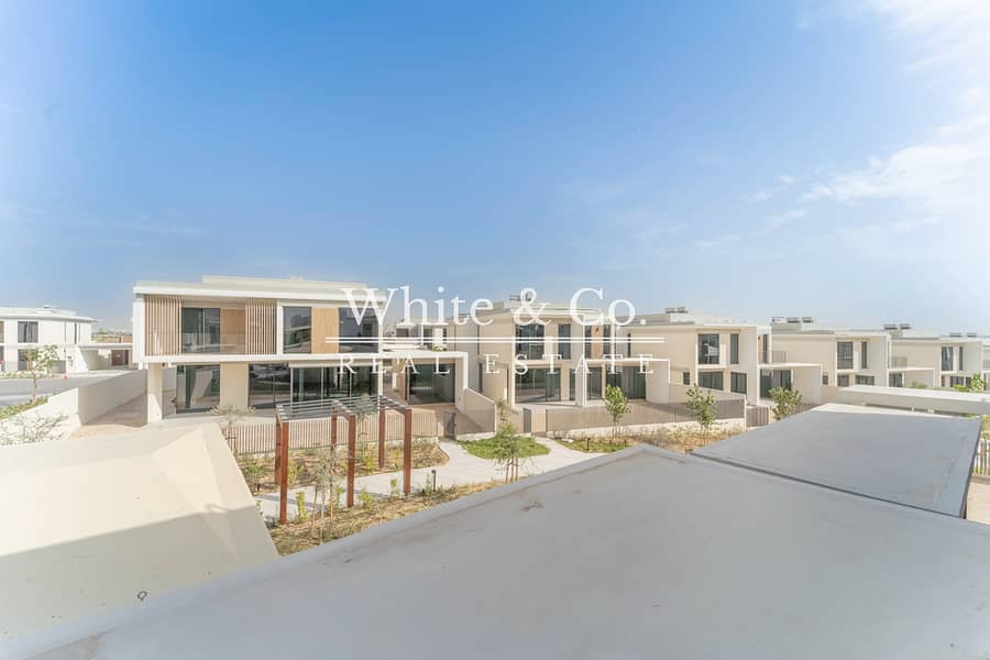 Upgraded | Vacant November | Park Backing - Image 18