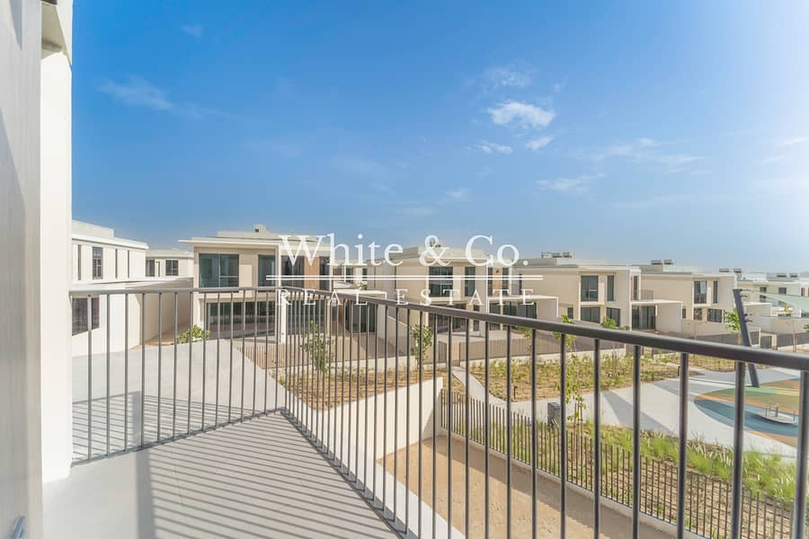 Upgraded | Vacant November | Park Backing - Image 35