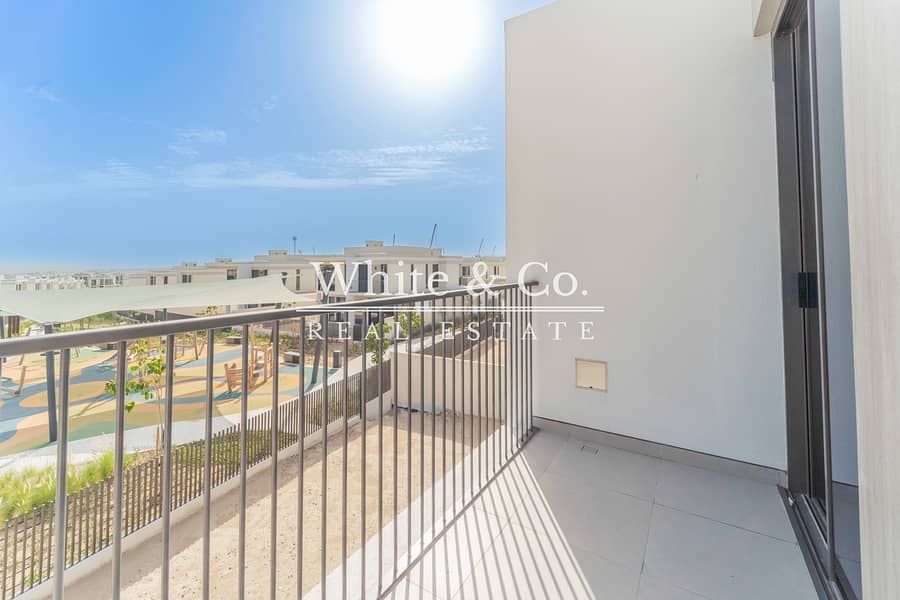 Upgraded | Vacant November | Park Backing - Image 37