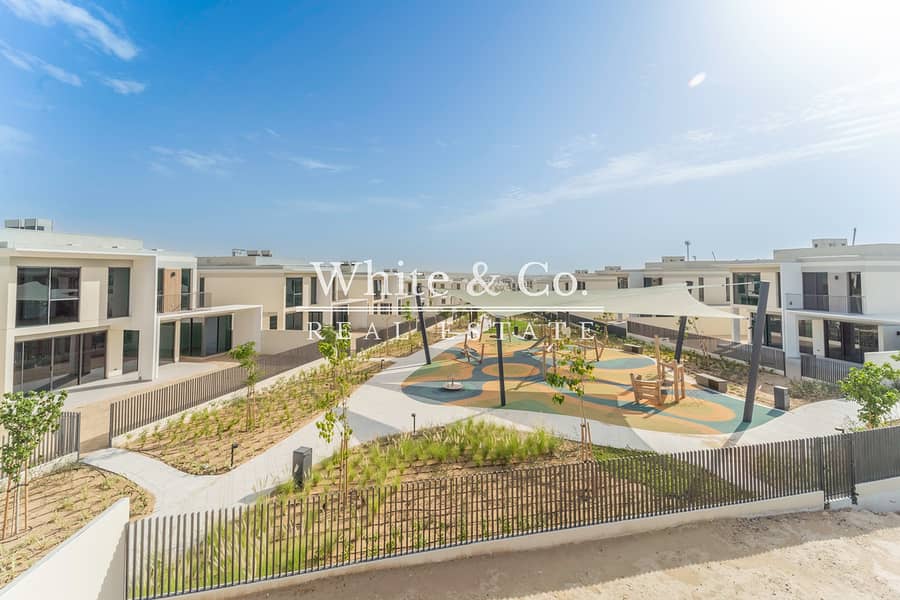 Upgraded | Vacant November | Park Backing - Image 38