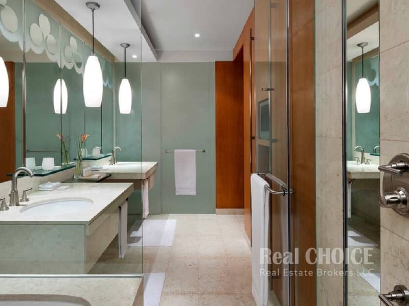 8 Bathroom-v2. jpg