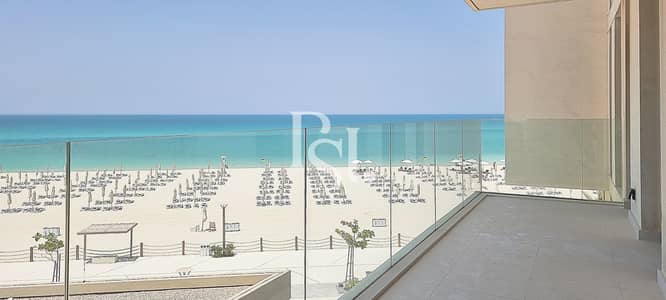 شقة 4 غرف نوم للبيع في جزيرة السعديات، أبوظبي - mamsha-saadiyat-island-abu-dhabi-balcony-view_(2). JPG