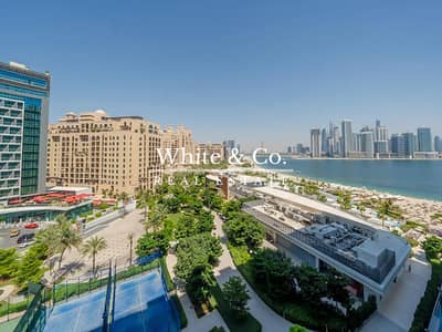 2 Bedroom Apartment for Sale in Palm Jumeirah, Dubai - Vacant | Upgraded | Sea and Skyline View