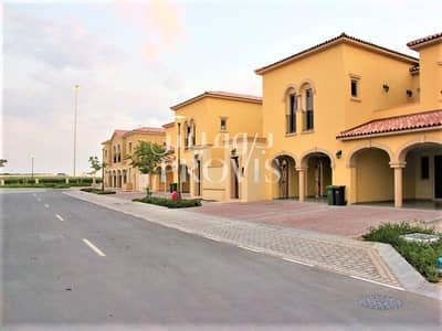 Prime Location 4 BR Townhouse with Pool! Prime Location 4 BR Townhouse with Pool!