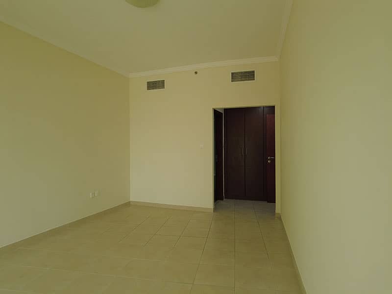 Canal View | 2 Balcony | Bright & Spacious - Image 14