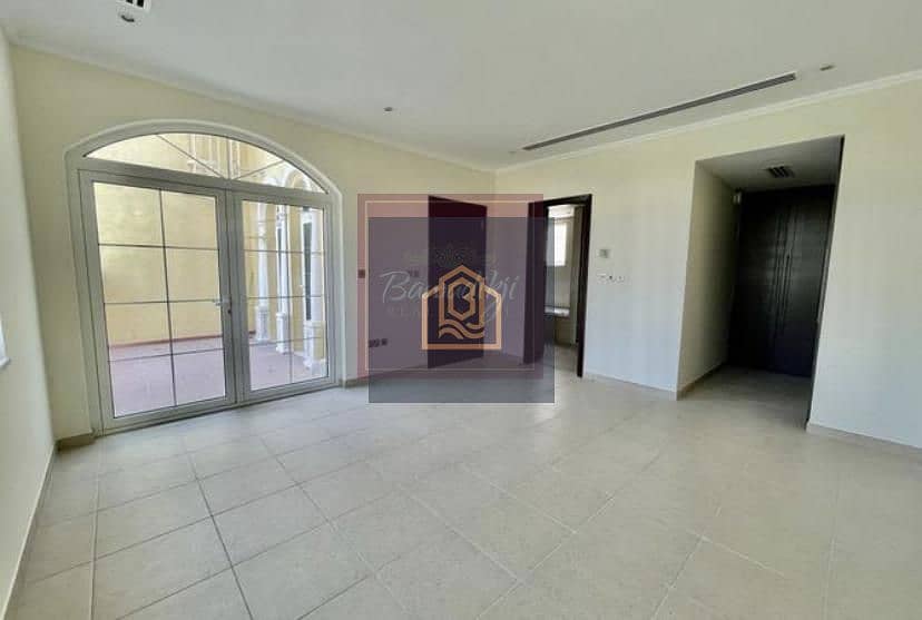 Motivated Seller / 3BR Legacy small with Garden