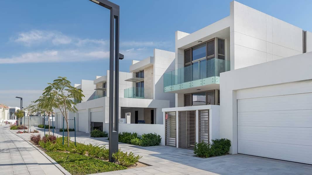 High End location| Ready 2024 | Near Downtown | Spacious Villa High End location| Ready 2024 | Near Downtown | Spacious Villa