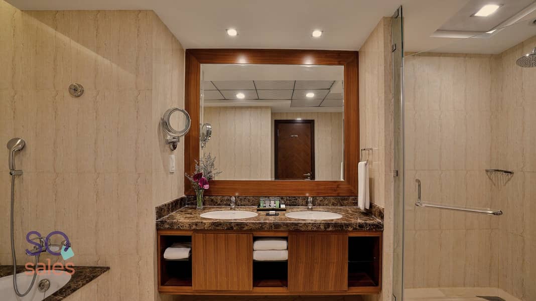 4 Studio Bathroom 1 Bathroom. jpg