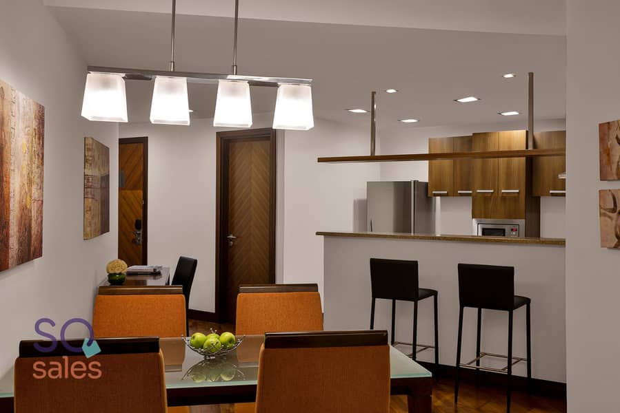 2 Premier One Bedroom Sea View Apartment_Dining  & Kitchen. jpg