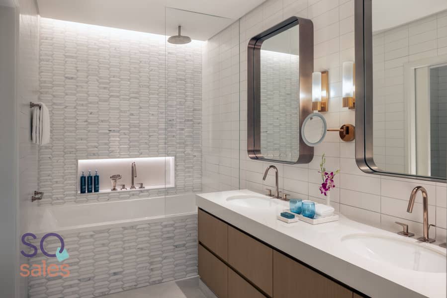 10 One Bedroom Apartment Bathroom JOCH_013_051223. jpg
