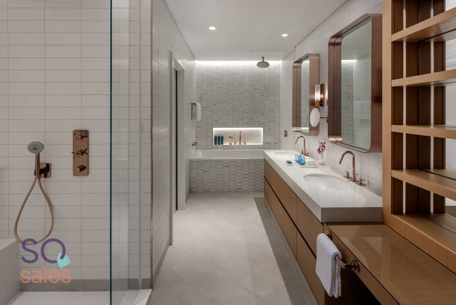 6 One Bedroom Apartment Bathroom Creek View JOCH_015_051223. jpg