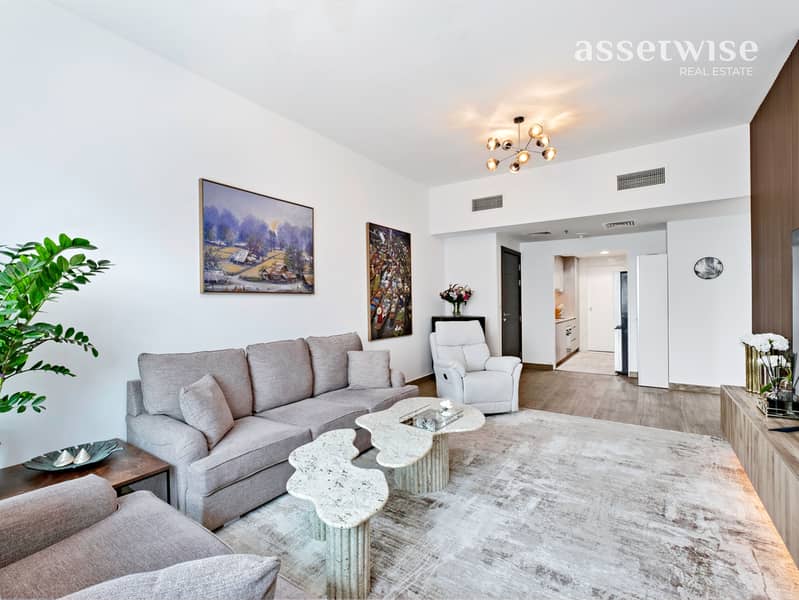 7 Living Area Panoramic. JPG