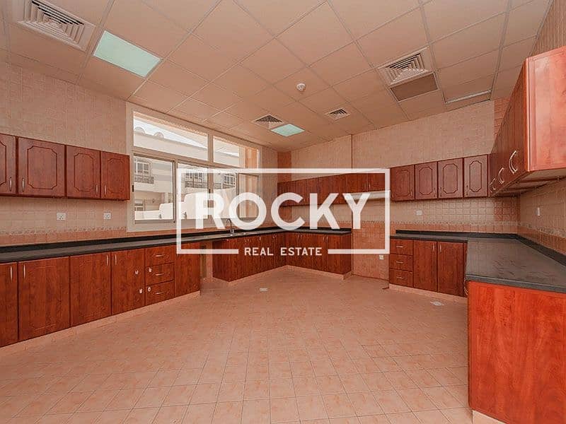 6 Gorgeous Semi Independent 4 B/R Villa | Private Pool | Jumeirah 1st