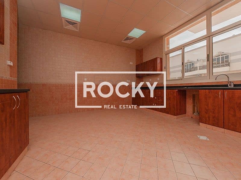 14 Gorgeous Semi Independent 4 B/R Villa | Private Pool | Jumeirah 1st