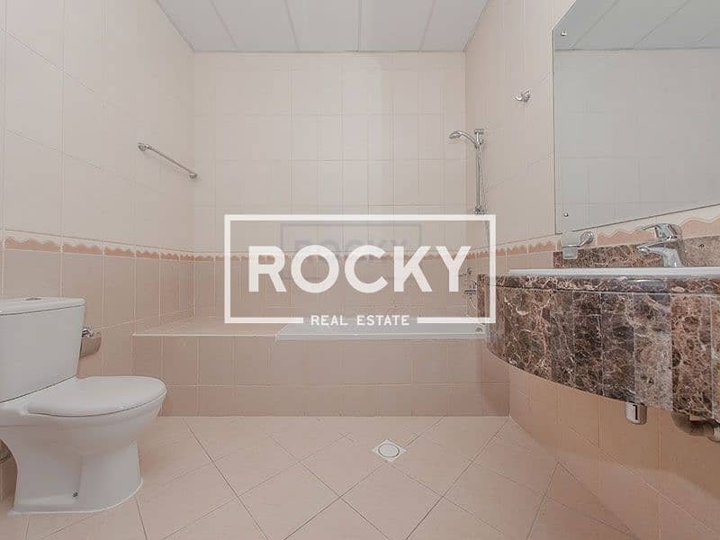 17 Gorgeous Semi Independent 4 B/R Villa | Private Pool | Jumeirah 1st