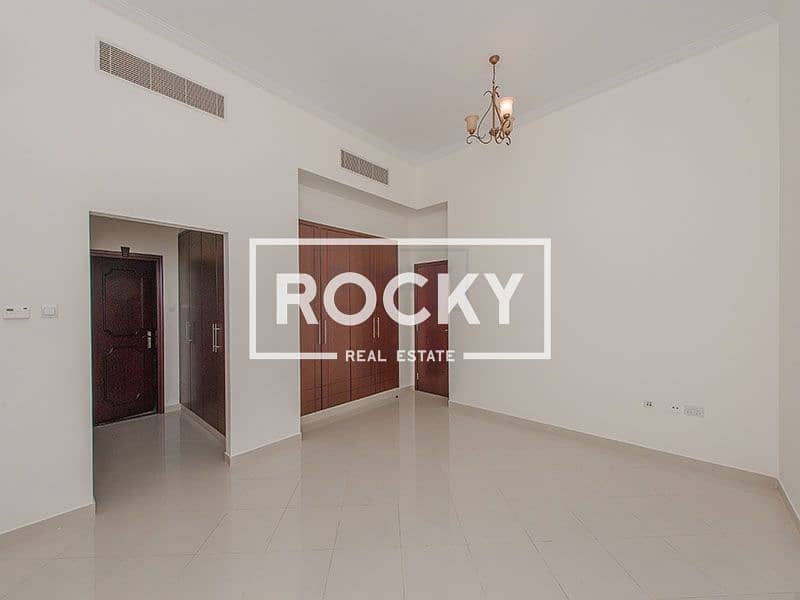21 Gorgeous Semi Independent 4 B/R Villa | Private Pool | Jumeirah 1st