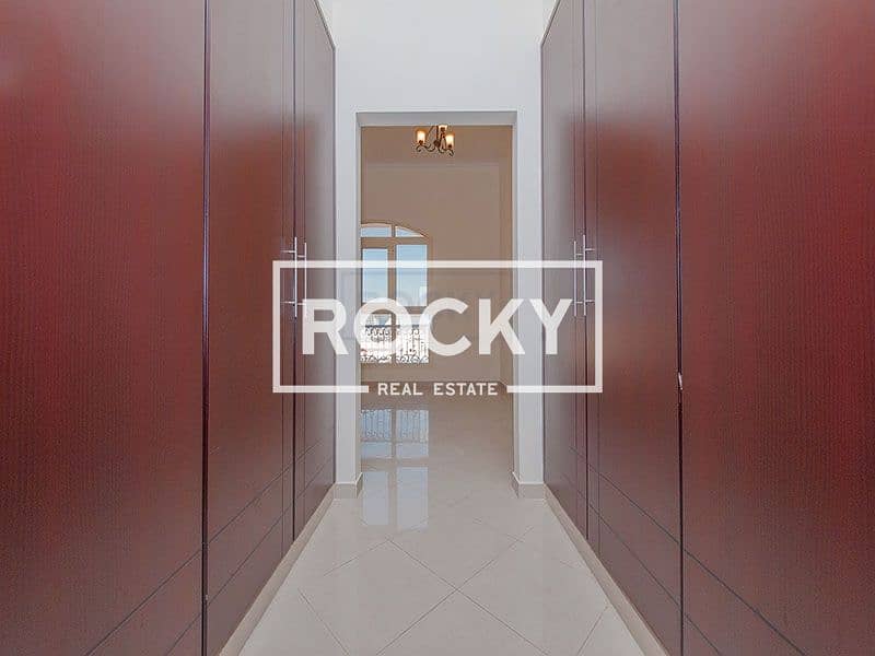 22 Gorgeous Semi Independent 4 B/R Villa | Private Pool | Jumeirah 1st