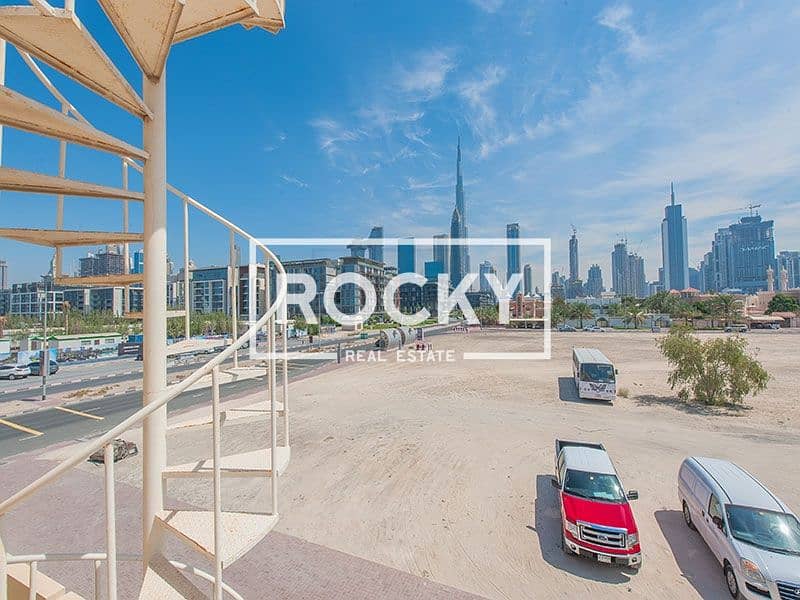 32 Gorgeous Semi Independent 4 B/R Villa | Private Pool | Jumeirah 1st