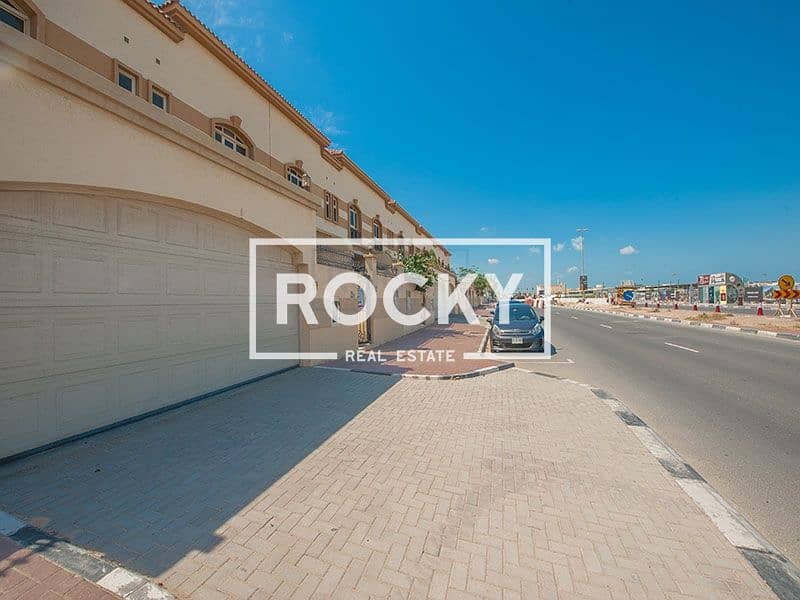 33 Gorgeous Semi Independent 4 B/R Villa | Private Pool | Jumeirah 1st