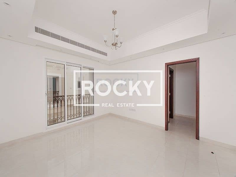 7 3 B/R Villa with Maid's Room | Prime Location | Satwa