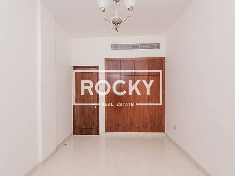 18 3 B/R Villa with Maid's Room | Prime Location | Satwa