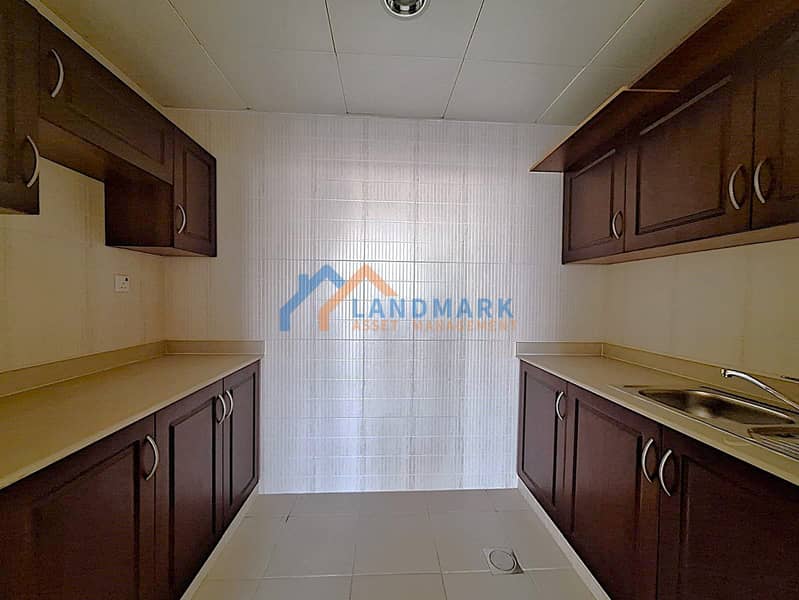 9 Kitchen 1. jpg
