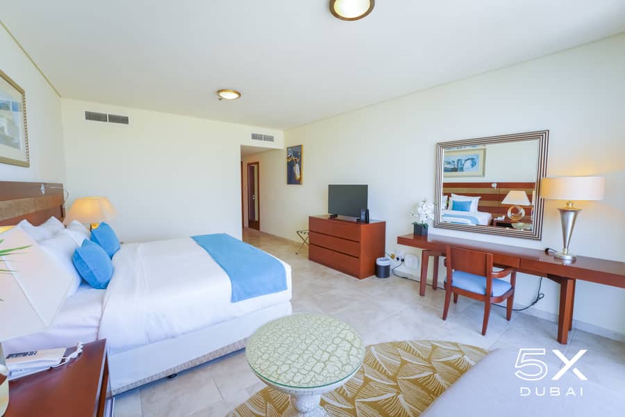 6 2 bed - King bed 3. jpg