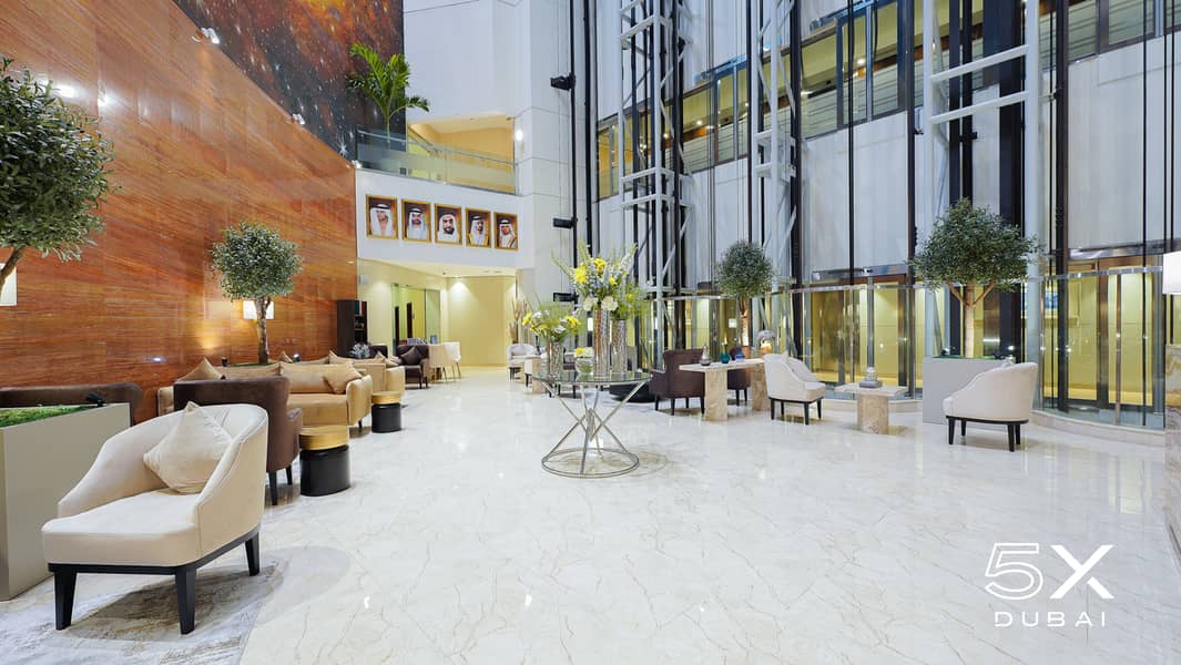 21 Lobby 3. JPG