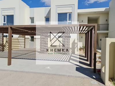 2BR Townhome | Spacious Garden | Vacant