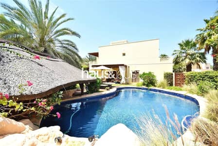 Huge Garden | Stunning Villa | Private Pool Huge Garden | Stunning Villa | Private Pool