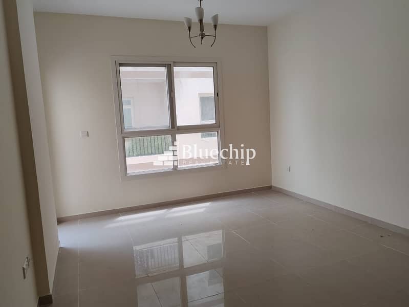 Low rental | near to bus stop and shops | vacant Low rental | near to bus stop and shops | vacant