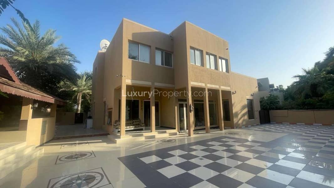 Extended Villa I Near Golf Club I Well Maintained Extended Villa I Near Golf Club I Well Maintained