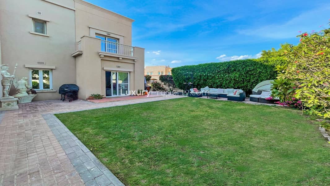 Rare End Unit I Landscaped I Close Pool And Park Rare End Unit I Landscaped I Close Pool And Park