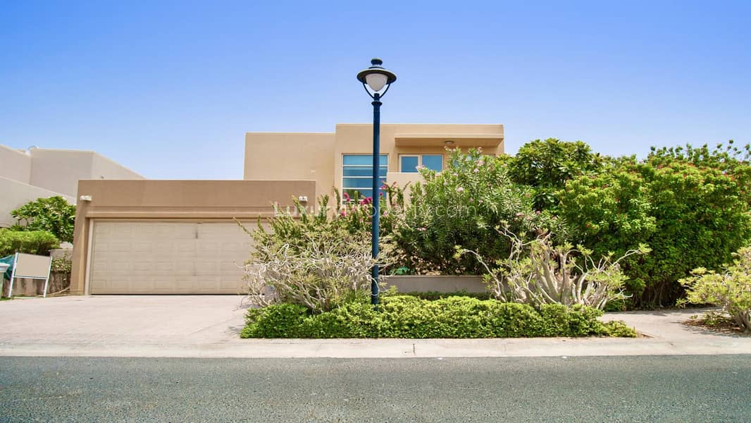 Ready to Move in | Upgraded | Large Plot Ready to Move in | Upgraded | Large Plot