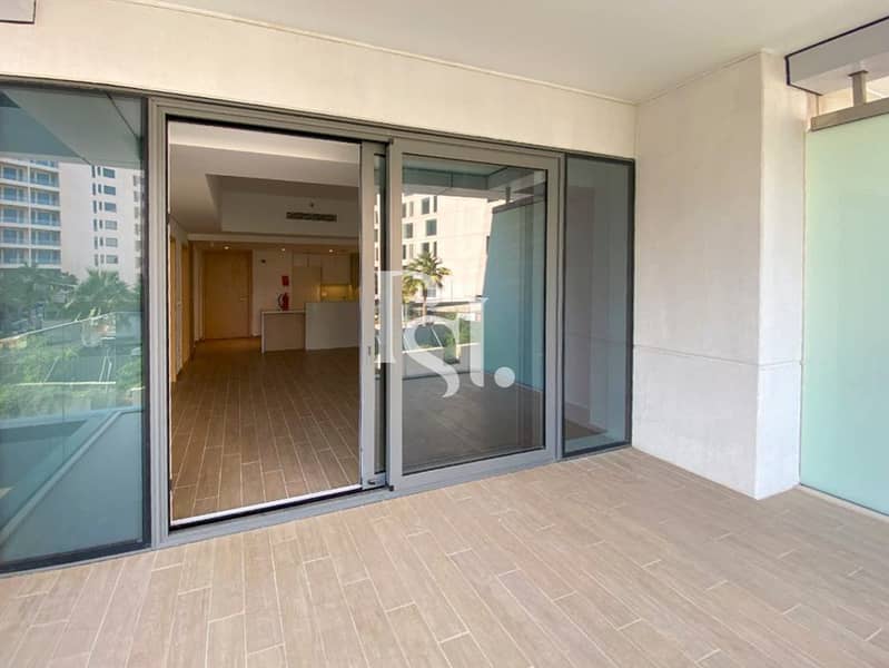 8 mayan-b1-yas-island-abu-dhabi-balcony-view (5). JPG