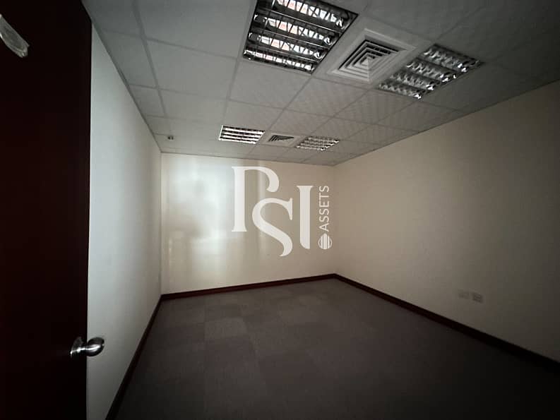 10 Mussafah- Abu Dhabi -  Office (2). jpg