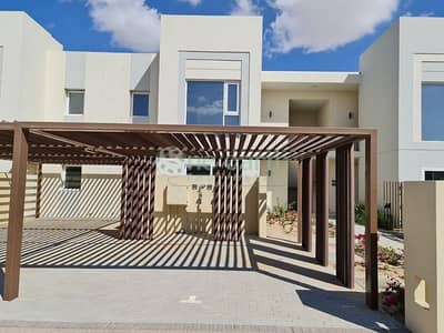 Ground Floor / Single Row / Next To Park And Pool.